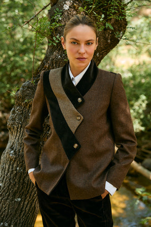 BROWN TRICOLOR BLAZER