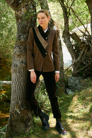 BROWN TRICOLOR BLAZER