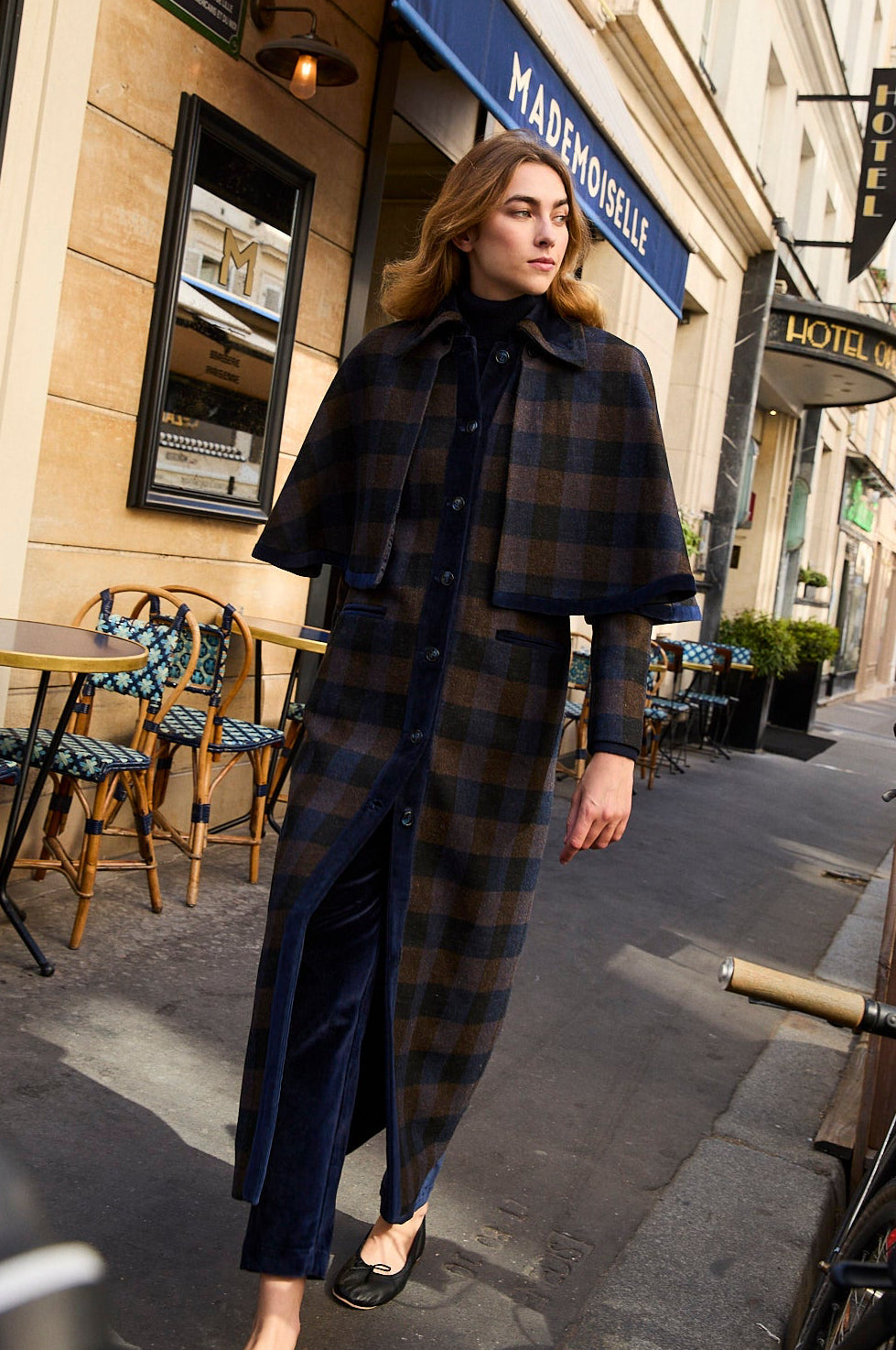 BASTILLE CAPE
