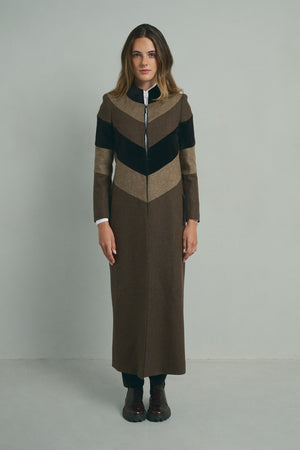BROWN TRICOLOR COAT