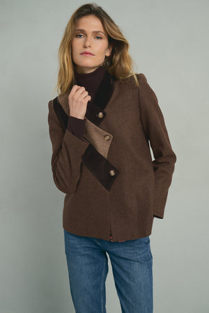 BROWN TRICOLOR BLAZER