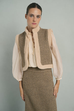 BEIGE BRISTOL VEST