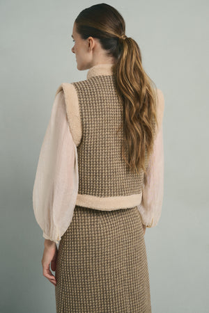 BEIGE BRISTOL VEST