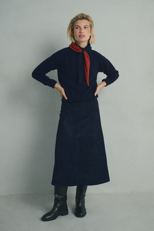 NAVY CAMBRIDGE SWEATER