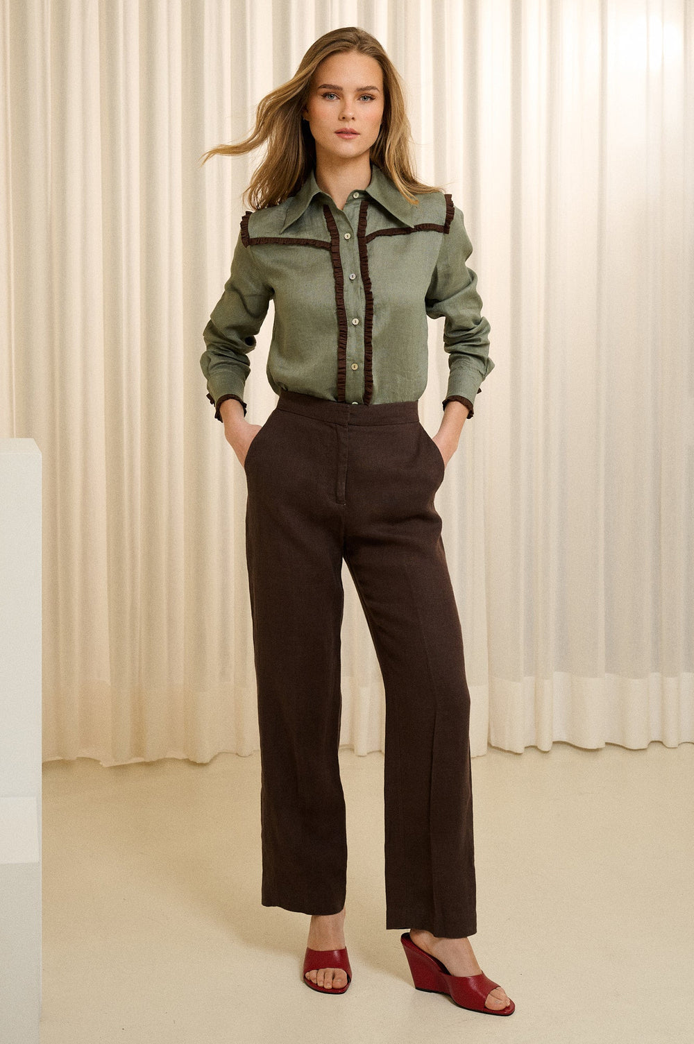 BROWN LINEN TROUSERS